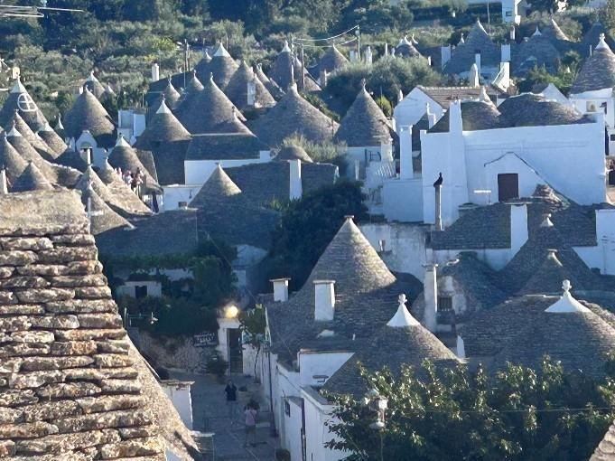 Bild 2, © W. Menner, Trulli in Alberobello Bild 2, © W. Menner, Trulli in Alberobello