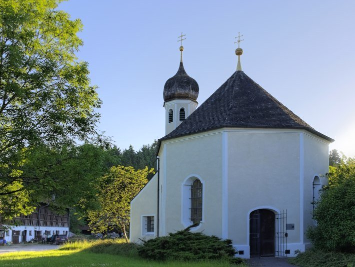 Abend an der Nikolauskapelle, &copy; Helmut Reichelt