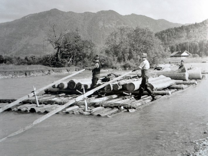 Fl&ouml;&szlig;er, &copy; Erika Groth-Schmachtenberger