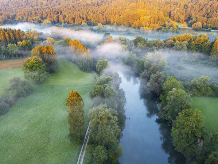 Loisach im Nebel, &copy; Martin Siepmann/Fotografie Bahnm&uuml;ller