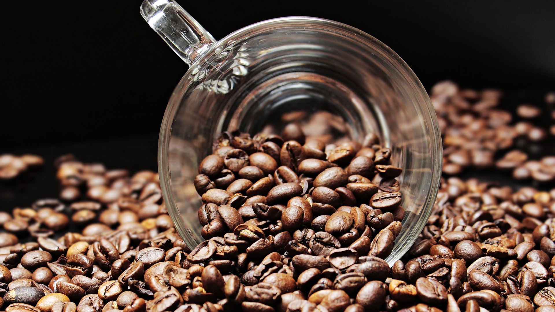 Kaffee, &copy; Bild von <a href="https://pixabay.com/de/users/pixel2013-2364555/?utm_source=link-attribution&amp;utm_medium=referral&amp;utm_campaign=image&amp;utm_content=2258839">S. Hermann &amp; F. Richter</a> auf <a href="https://pixabay.com/de/?utm_source=link-attribution&amp;utm_medium=referral&amp;utm_campaign=image&amp;utm_content=2258839">Pixabay</a>